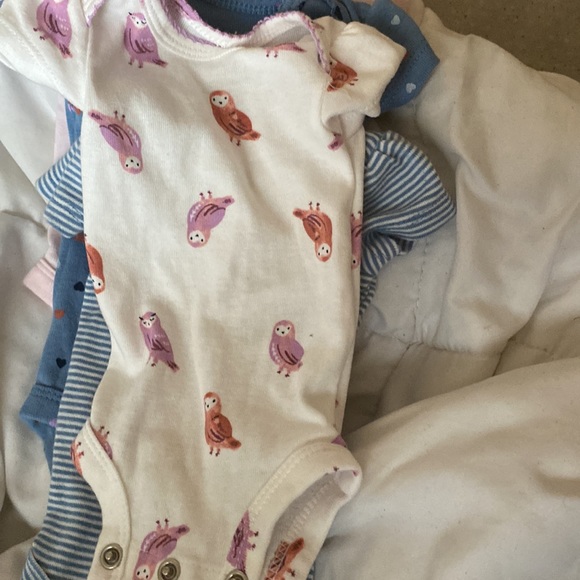 Newborn and preeme babygirl clothes - Picture 2 of 7